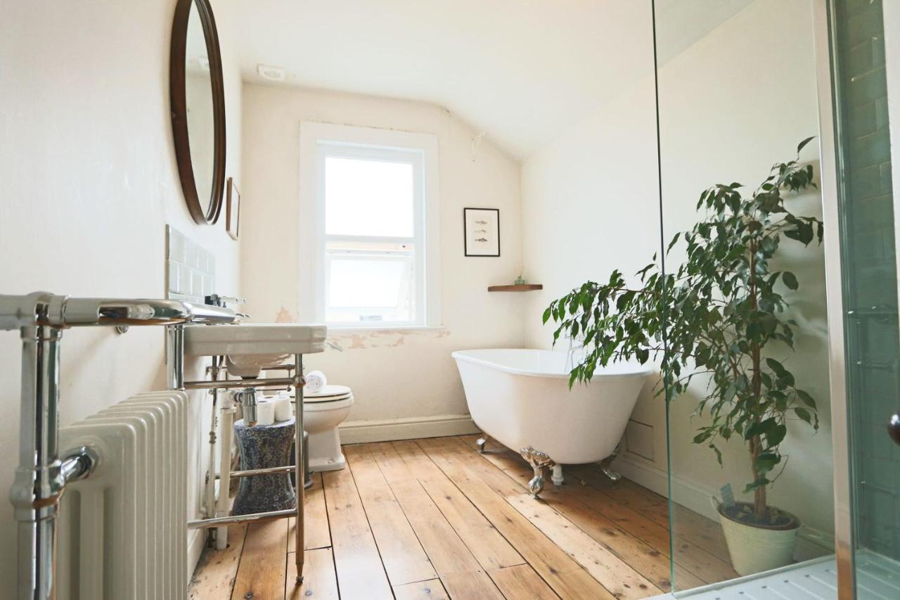 Dunford Road 2 Bedroom House Bristol