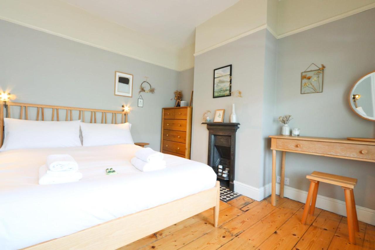Dunford Road 2 Bedroom House Apartment *