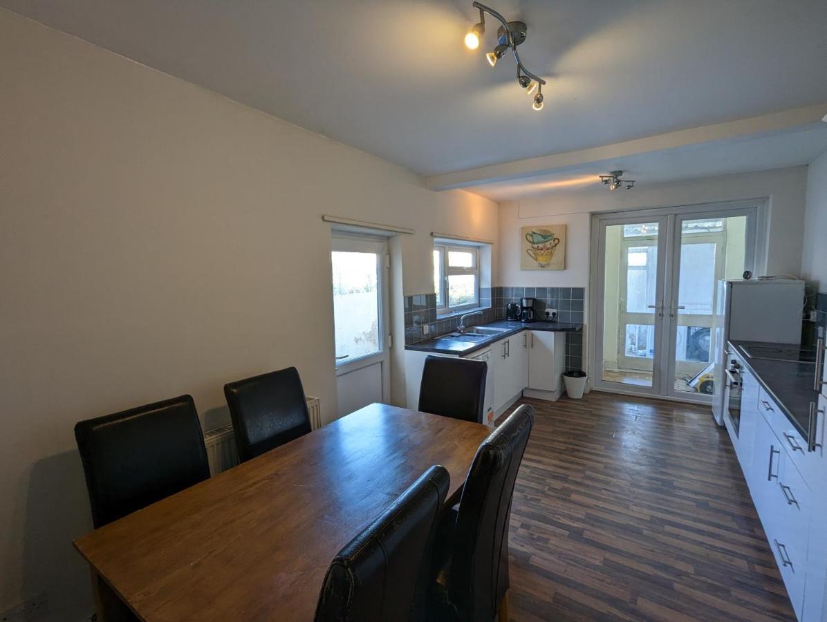 5 Bed Terraced Family + Parking