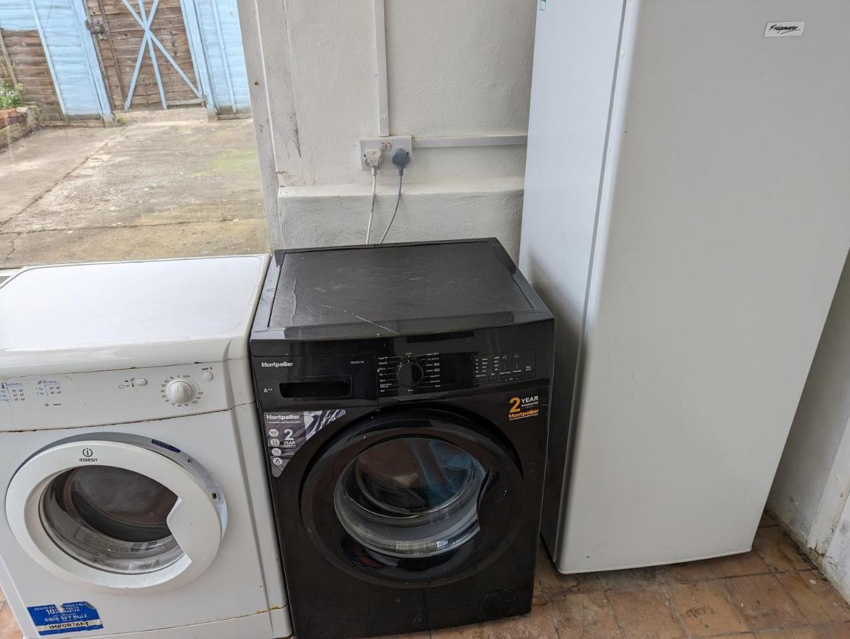 5 Bed Terraced Family + Parking Holiday home *