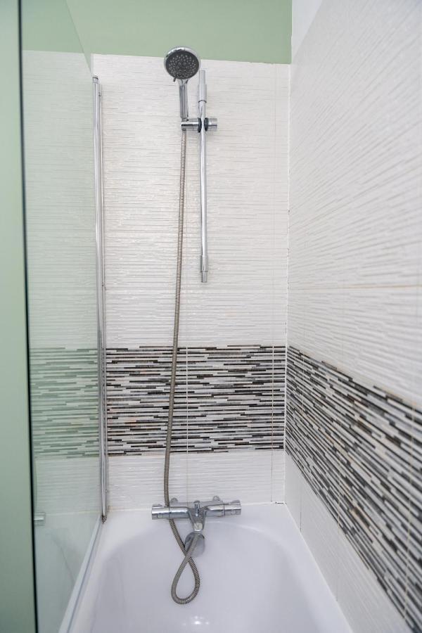 Modern & Spacious Flat In The Centre Of Bristol! Apartment
