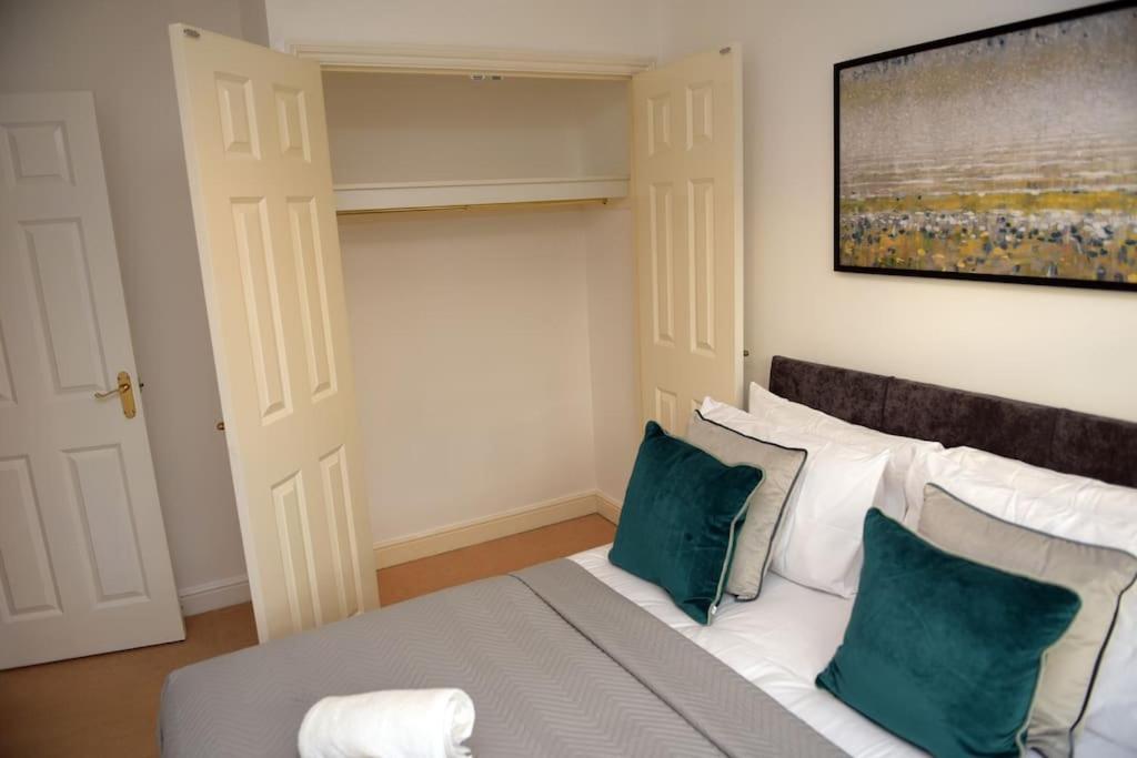 Charming 3 Bed House In Bristol