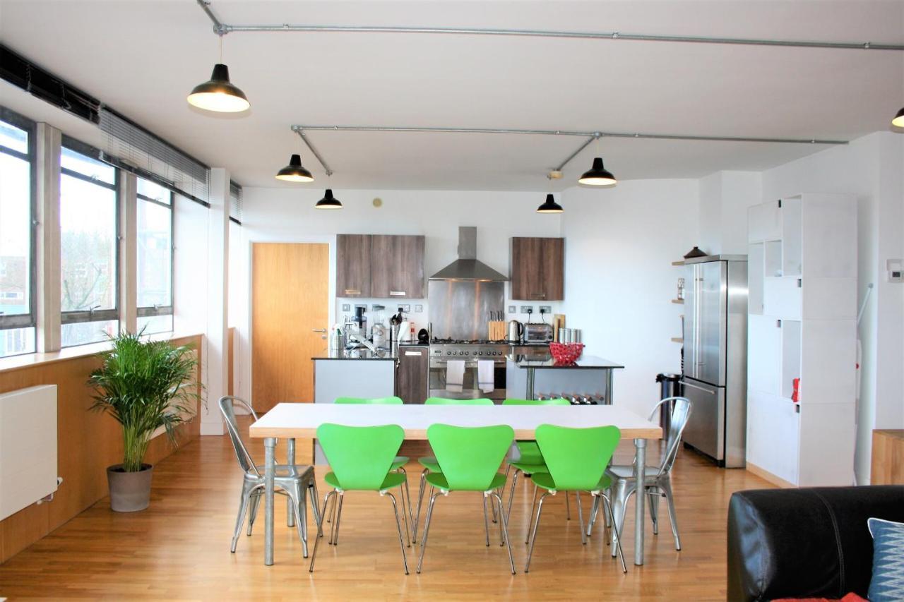 Funky Urban Two Bed Flat In The Heart Of Apartment Bristol