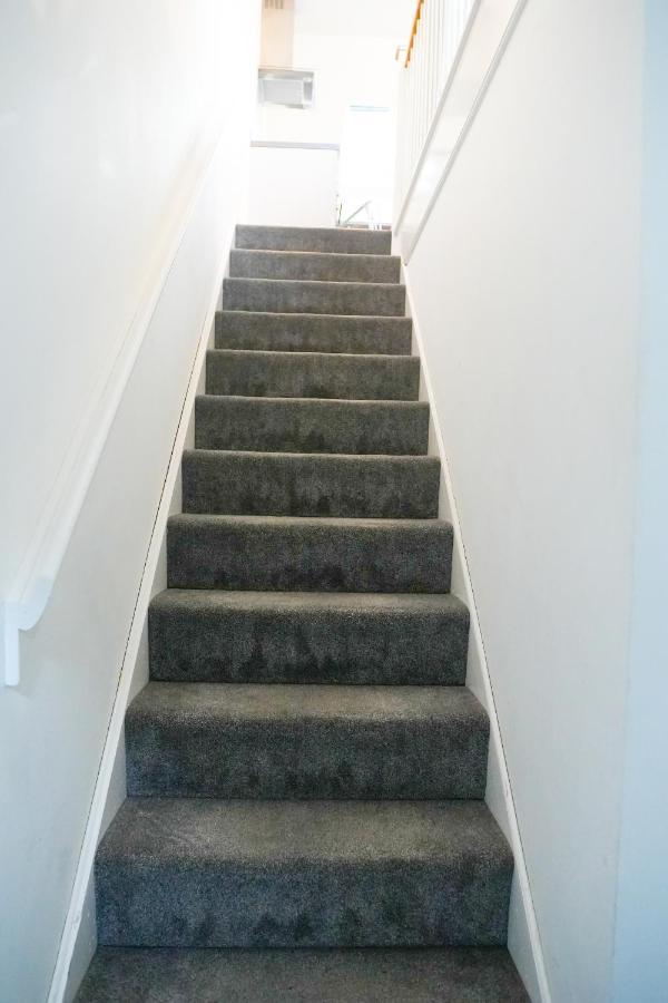 Apartment Stunning Two-bedroom At A3ree, Free Parking, Near Cribbs Causeway Mall *