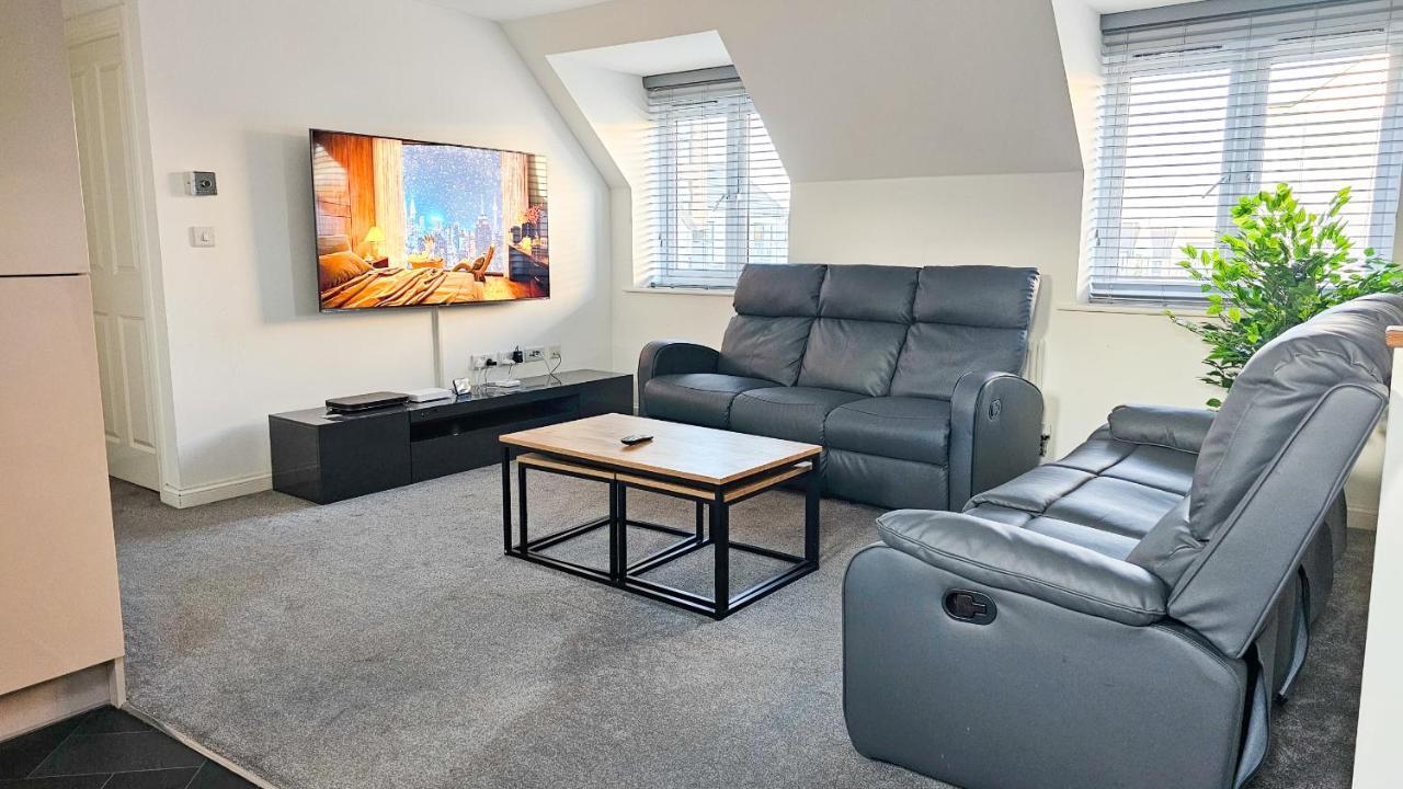 Stunning Two-bedroom At A3ree, Free Parking, Near Cribbs Causeway Mall * Bristol