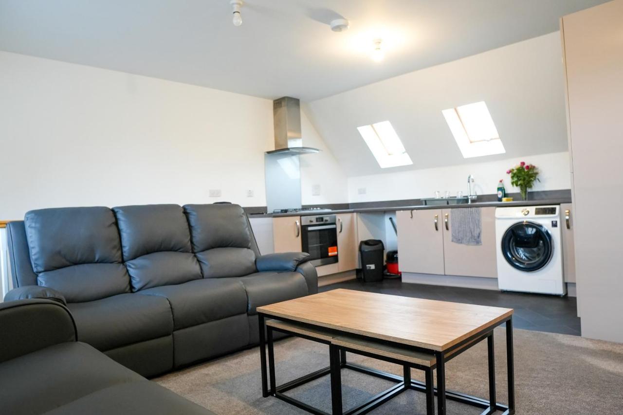 Stunning Two-bedroom At A3ree, Free Parking, Near Cribbs Causeway Mall Bristol