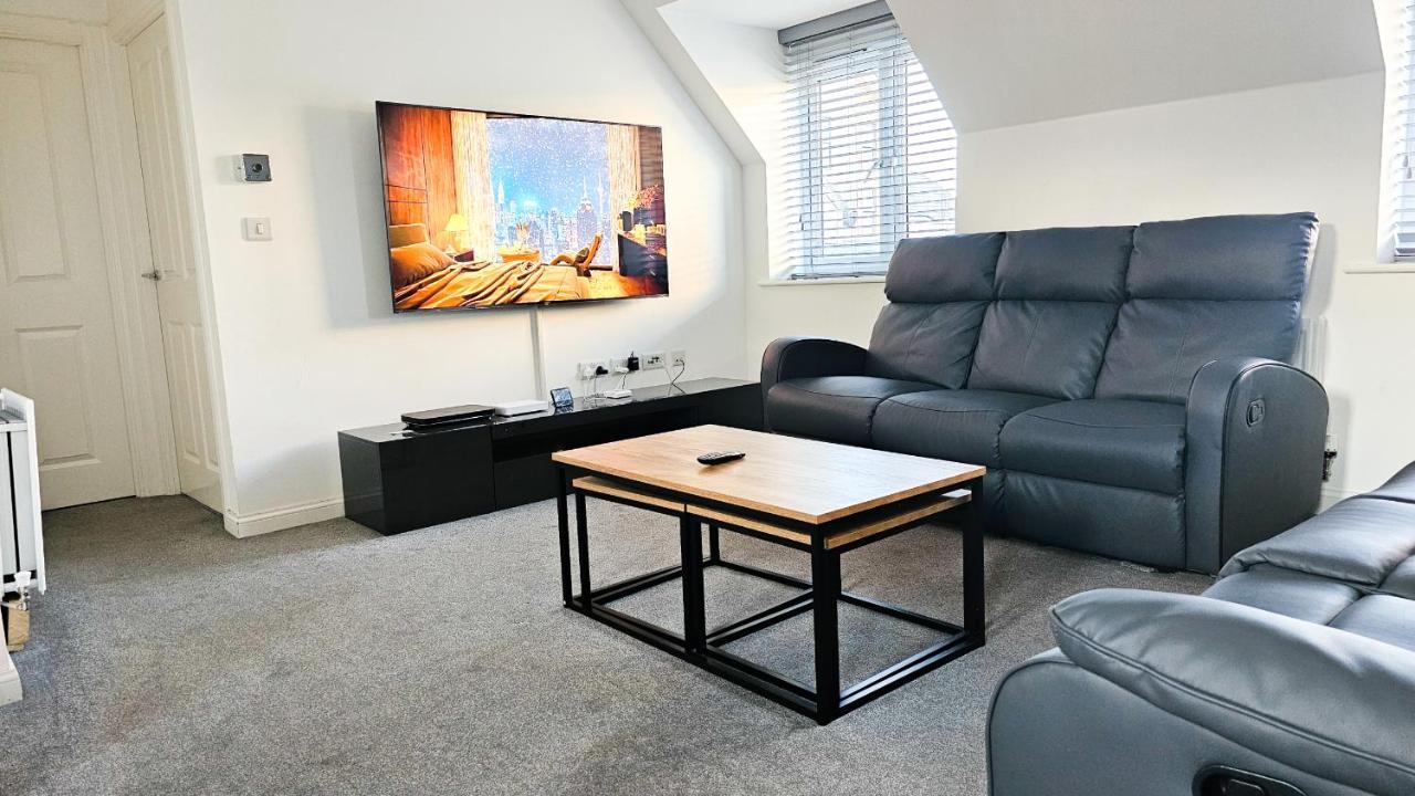 Stunning Two-bedroom At A3ree, Free Parking, Near Cribbs Causeway Mall Apartment *
