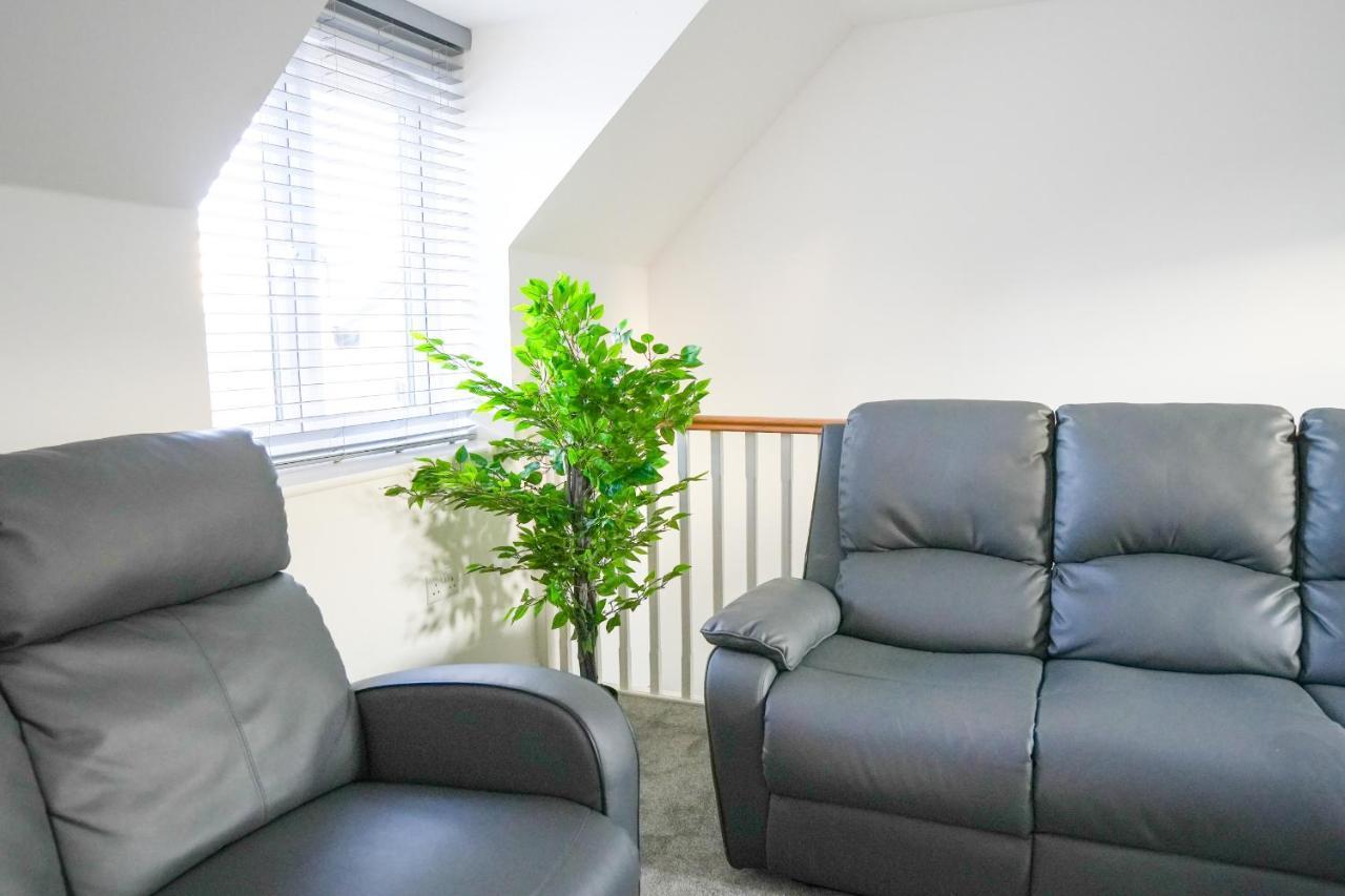 Apartment Stunning Two-bedroom At A3ree, Free Parking, Near Cribbs Causeway Mall