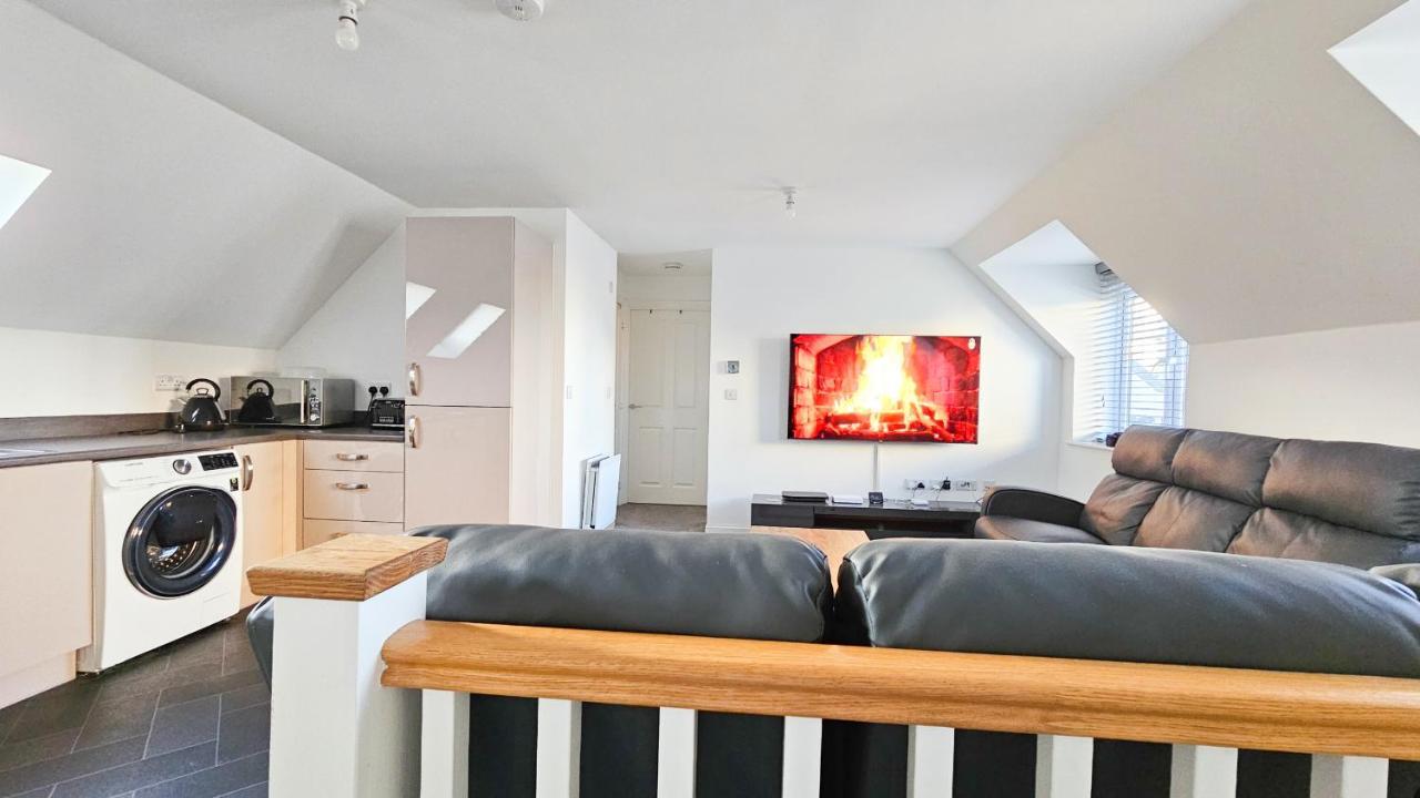 Stunning Two-bedroom At A3ree, Free Parking, Near Cribbs Causeway Mall * Bristol