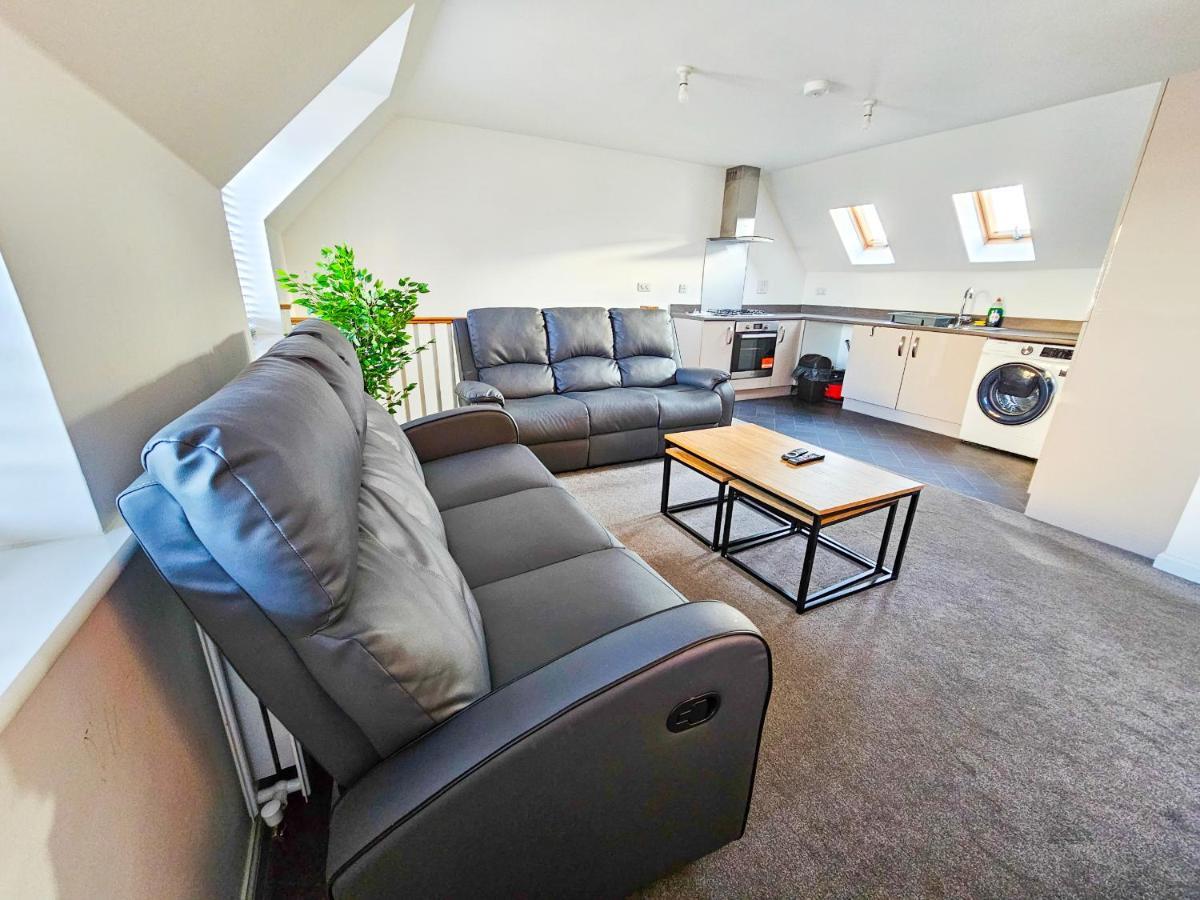 Stunning Two-bedroom At A3ree, Free Parking, Near Cribbs Causeway Mall Bristol