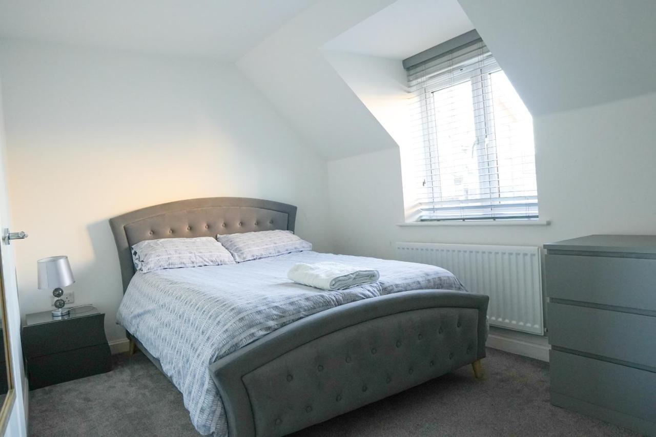 Stunning Two-bedroom At A3ree, Free Parking, Near Cribbs Causeway Mall Bristol
