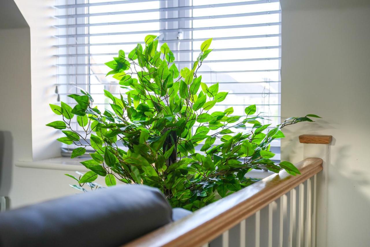 Stunning Two-bedroom At A3ree, Free Parking, Near Cribbs Causeway Mall *