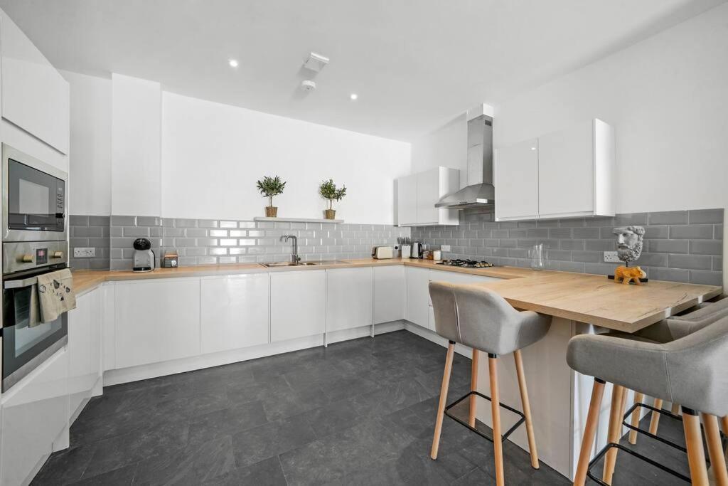 Exquisite Scandi Gem Of - Sleeps 6 Apartment