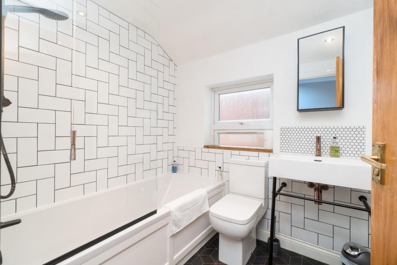 Modern Maisonette In Vibrant Bristol, Free Parking * Bristol
