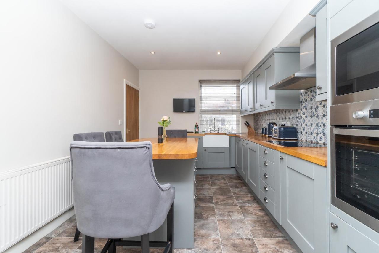 Modern Maisonette In Vibrant Bristol, Free Parking Apartment *