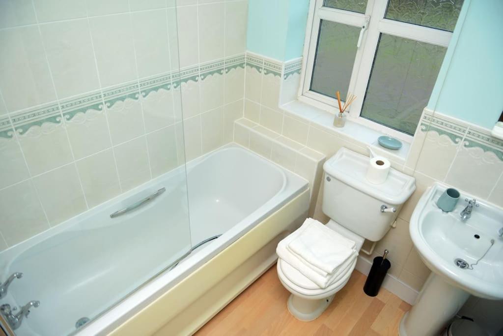 Holiday home Charming 3 Bed House In *