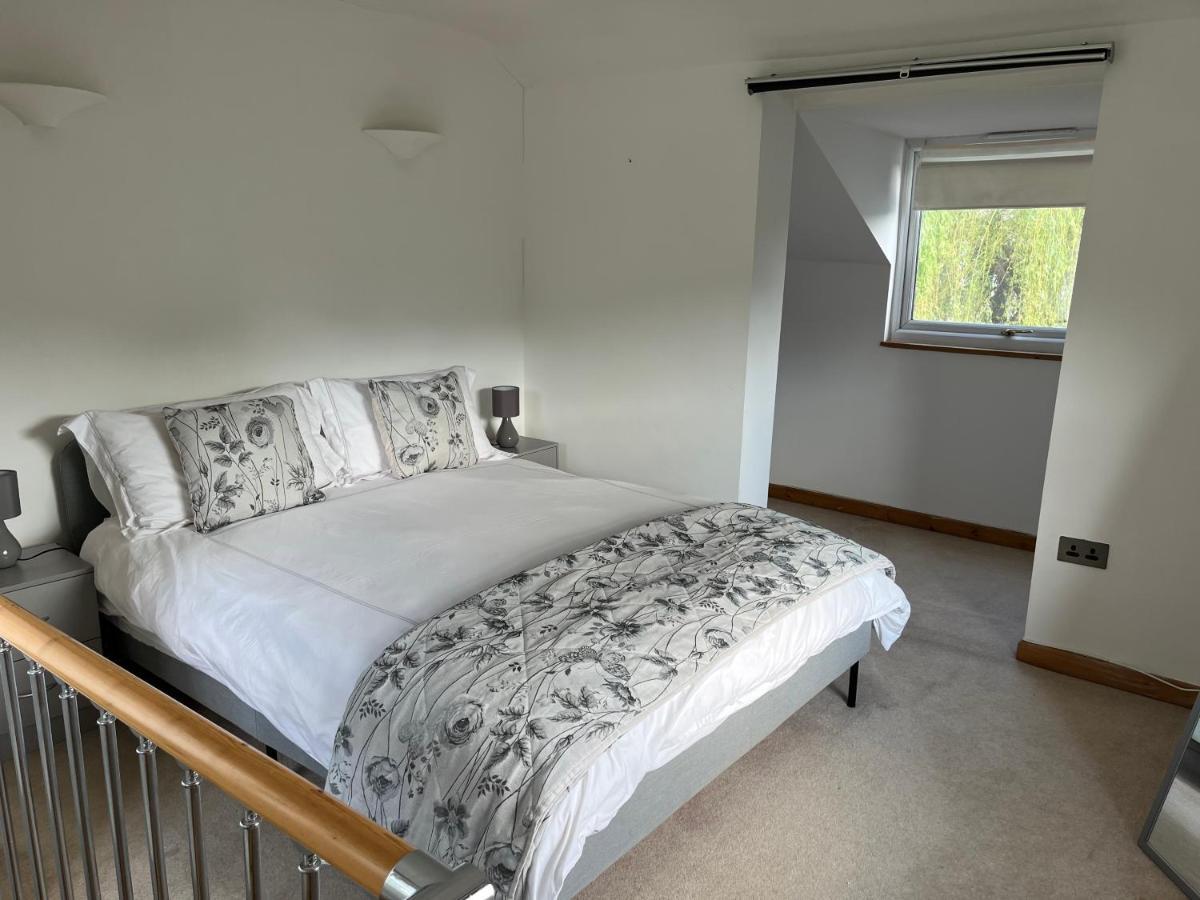 Spacious One Bedroom House With Garden In Clifton * Bristol
