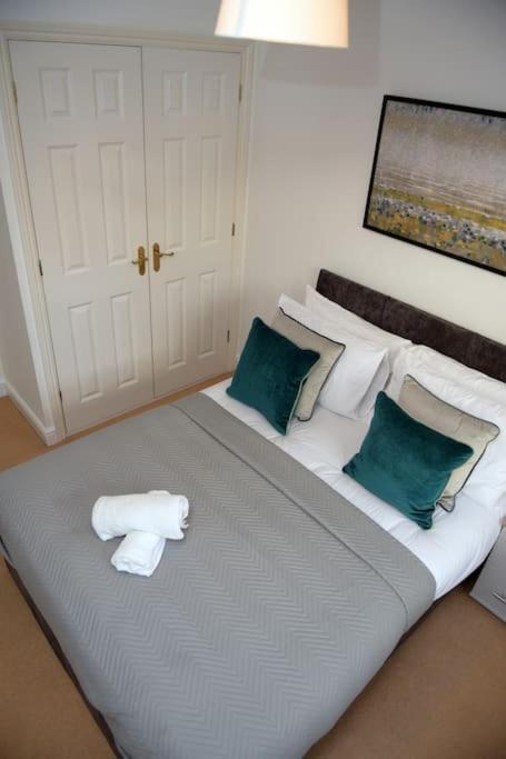 Charming 3 Bed House In Bristol