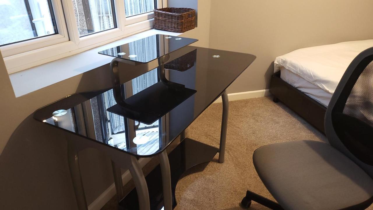 Fully Furnished 3 Bedroom * Bristol