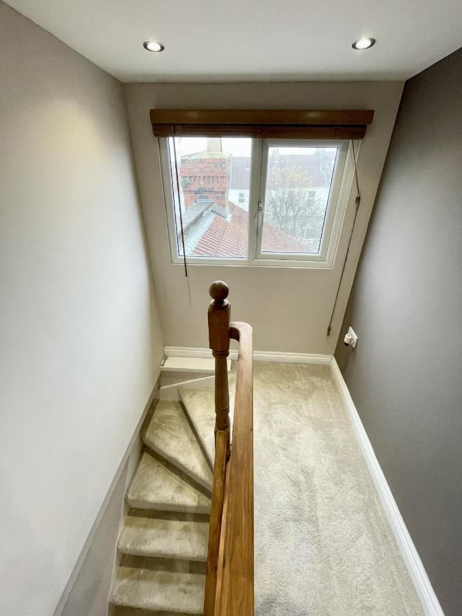 Modern Maisonette In Vibrant Bristol, Free Parking Apartment