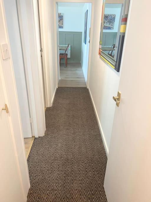 Apartment Centrally Located With Free Parking