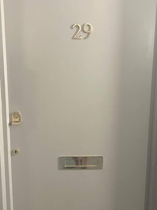 Apartment Centrally Located With Free Parking