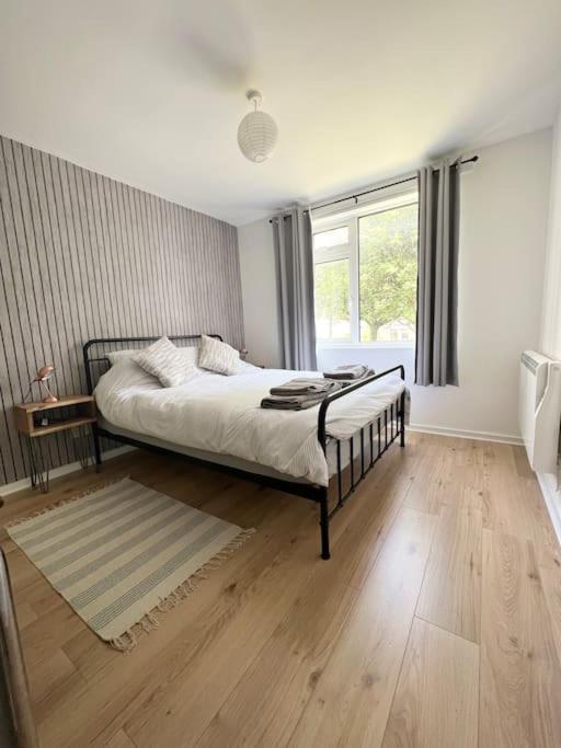Centrally Located With Free Parking Apartment