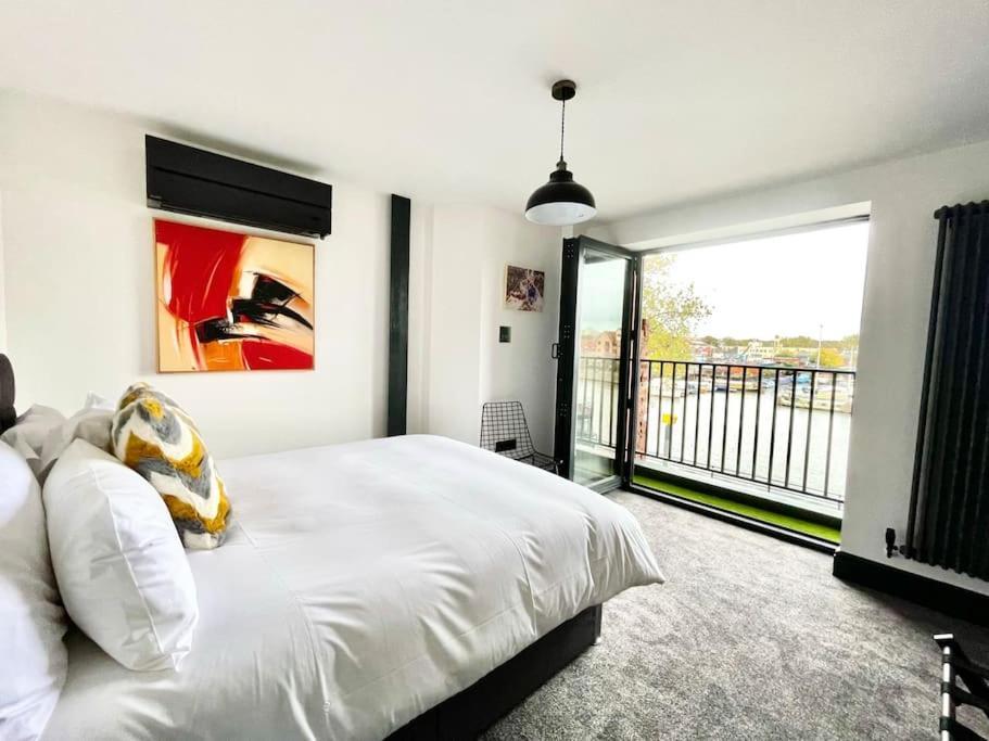 Duplex Harbourside Centre With Free Parking Bristol