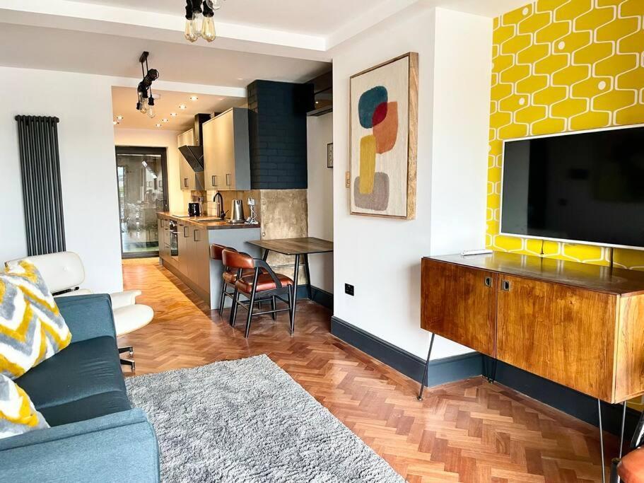 Duplex Harbourside Centre With Free Parking Apartment Bristol