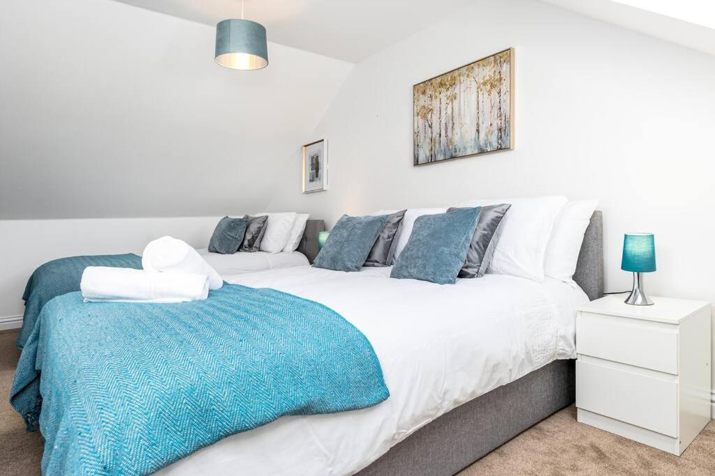 Fortified 4 Bedroom Holly Holiday home Bristol