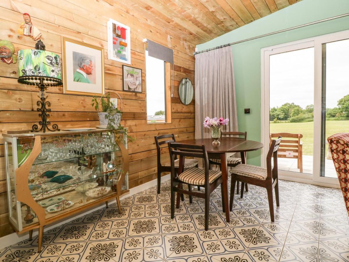 Lulu Logs Holiday home *