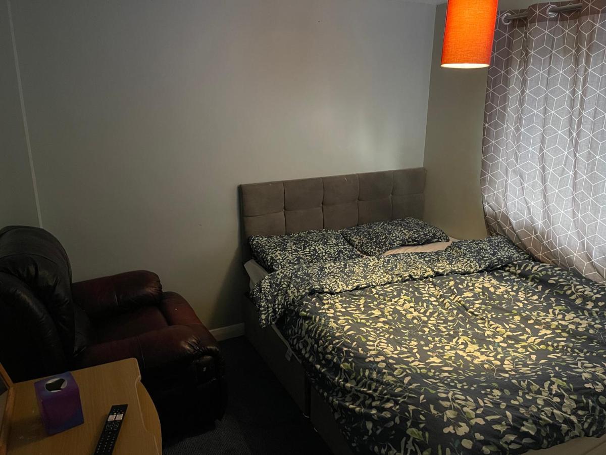 Apartment 1 Bedroom In 3bed House *