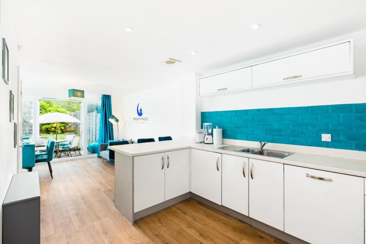 Holiday home Spacious Group House For Medical Staff, Contractors & Families - Ensuites, Parking & Netflix By Dreamypads Bristol