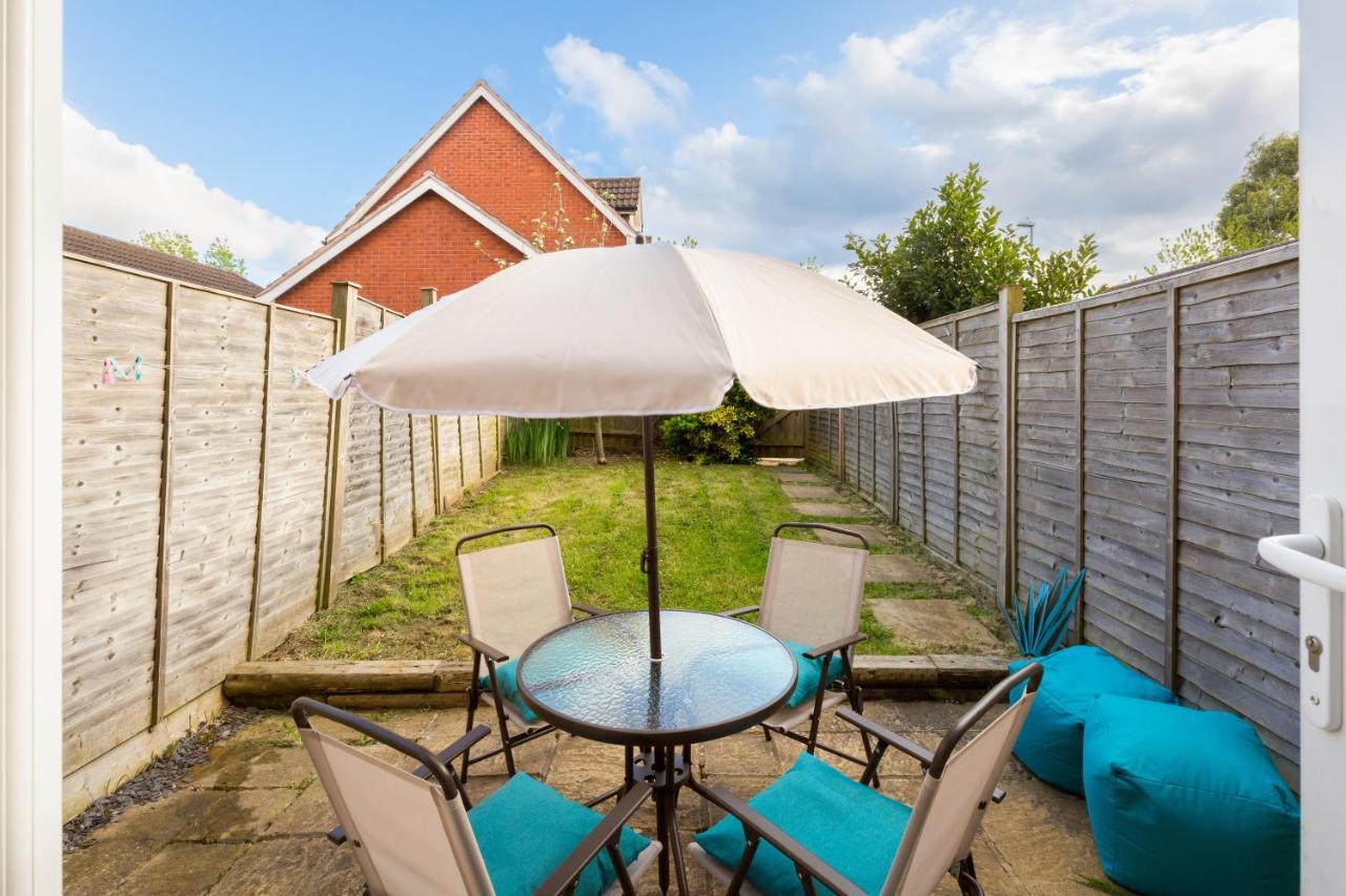 Holiday home Spacious Group House For Medical Staff, Contractors & Families - Ensuites, Parking & Netflix By Dreamypads *