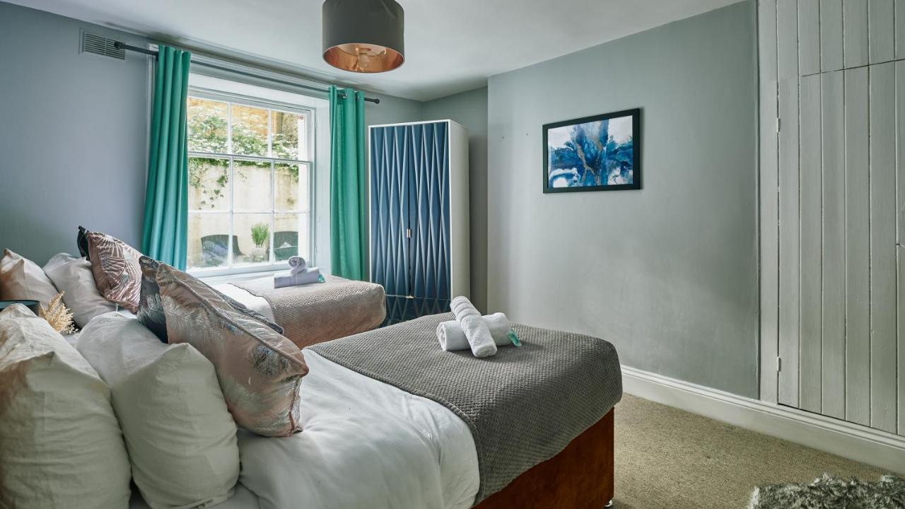 Stylish 2 Bedroom In Clifton - Garden Apartment Bristol