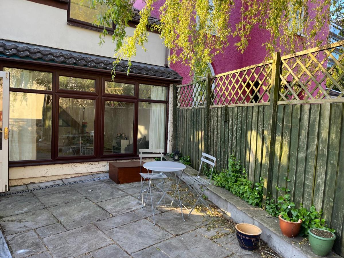 Spacious One Bedroom House With Garden In Clifton Bristol