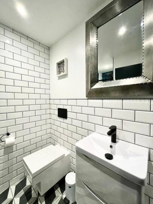 Duplex Harbourside Centre With Free Parking Bristol