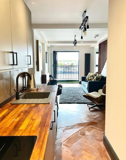 Duplex Harbourside Centre With Free Parking