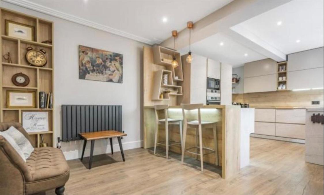 Trendy Clifton Village Mews House