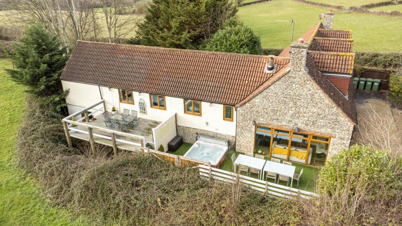 The West Barn Near Bath, Sleeps 24 And 2 Hot Tubs * Bristol