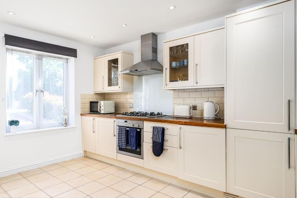 Fortified 4 Bedroom Holly Holiday home