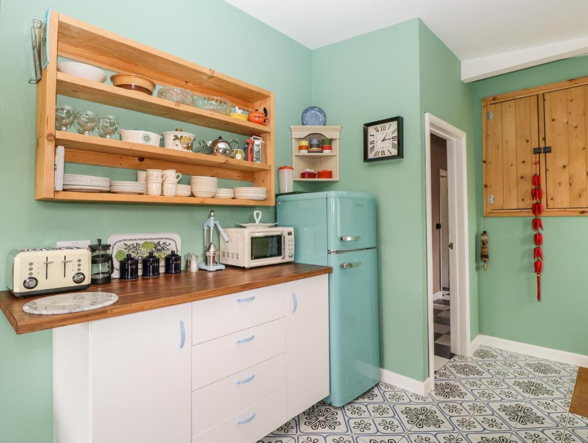 Holiday home Lulu Logs Bristol