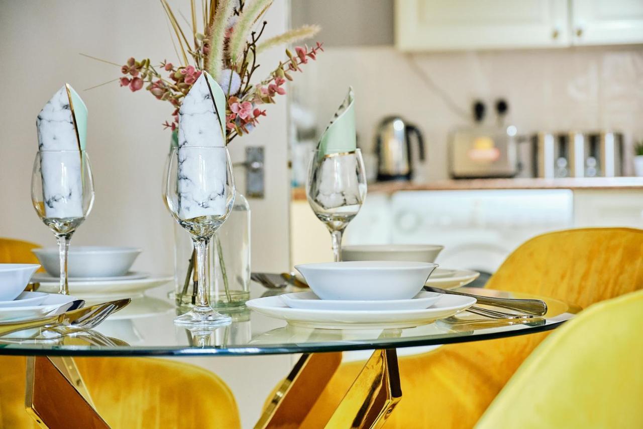 Stylish 2 Bedroom In Clifton - Garden *