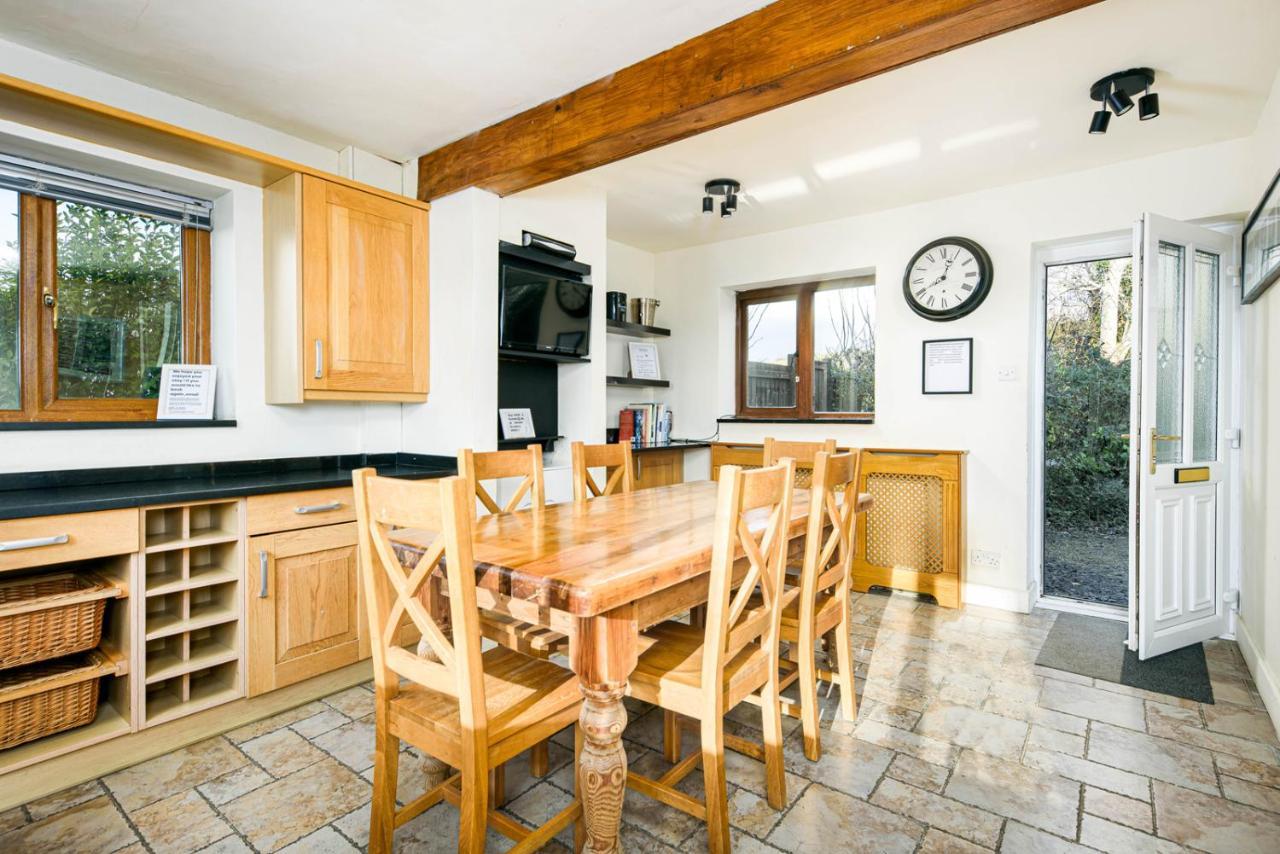 Holiday home The West Barn Near Bath, Sleeps 24 And 2 Hot Tubs Bristol