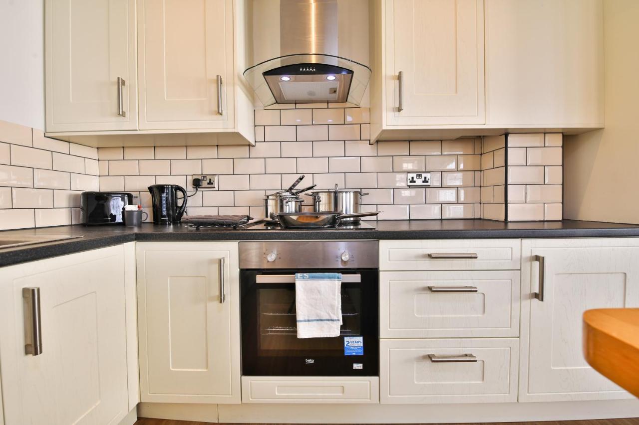 Modern 2 Bed Central City Flat With Free Parking