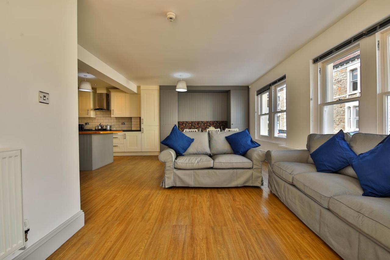 Apartment Modern 2 Bed Central City Flat With Free Parking *