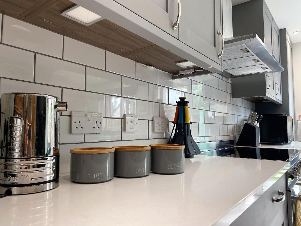 Holiday home Superb Townhouse Near Vibrant Gloucester Road Bristol