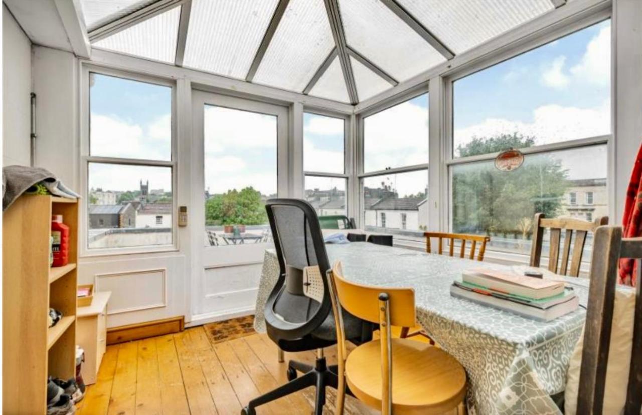 3 Bed Penthouse Flat With Conservatory & Roof Terrace - Views