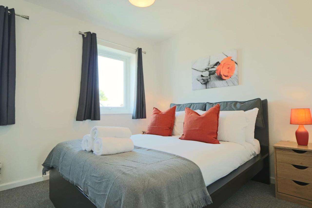 2 Bedroom House In Bradley Stoke- Hopewell Holiday home *