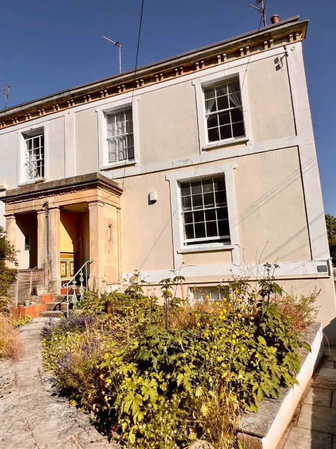 Apartment 3 Bed Penthouse Flat With Conservatory & Roof Terrace - Views Bristol